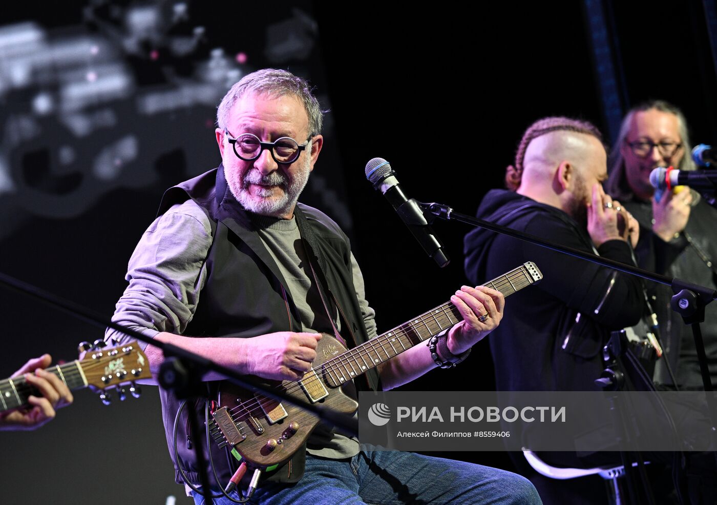 Выставка "Россия". Концерт Евгения Маргулиса и Тимура Ведерникова "Любимые песни поем вместе!"