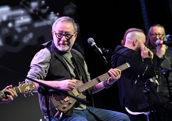 Выставка "Россия". Концерт Евгения Маргулиса и Тимура Ведерникова "Любимые песни поем вместе!"