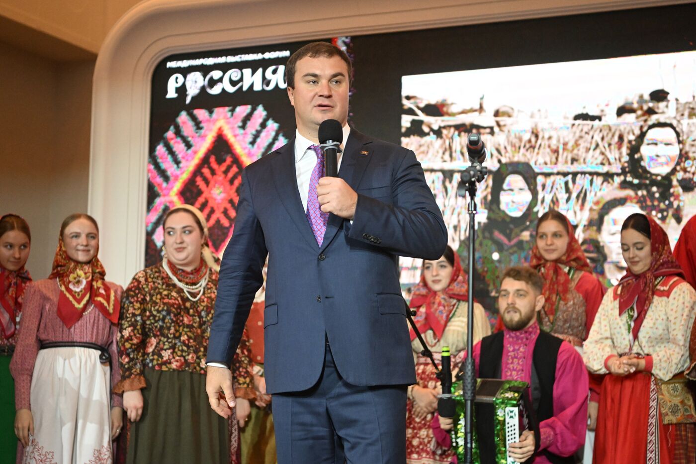 Выставка "Россия". Гастропредставление "Проложившие путь в Сибирь"