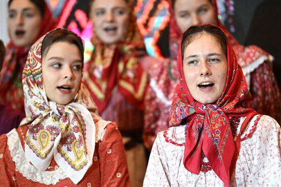 Выставка "Россия". Гастропредставление "Проложившие путь в Сибирь"