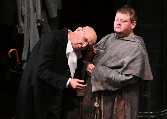 Спектакль "Чудо святого Антония" в театре  "Современник"