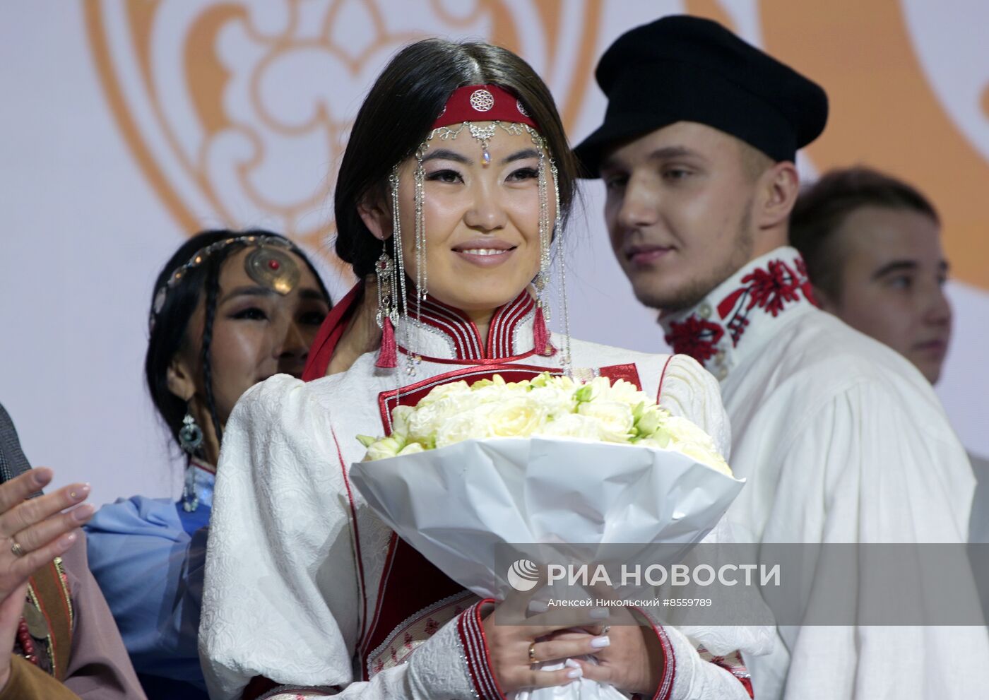 Выставка "Россия". Свадебная церемония в традициях Иркутской области