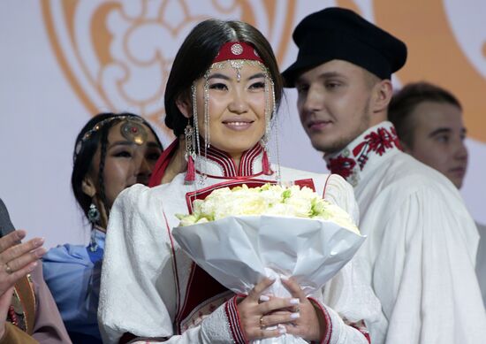 Международная выставка-форум "Россия"
Свадебная церемония в традициях Иркутской области
Павильон №75 Место: Россия, Москва. Автор: Алексей Никольский/РИА Новости. Выставка "Россия". Свадебная церемония в традициях Иркутской области