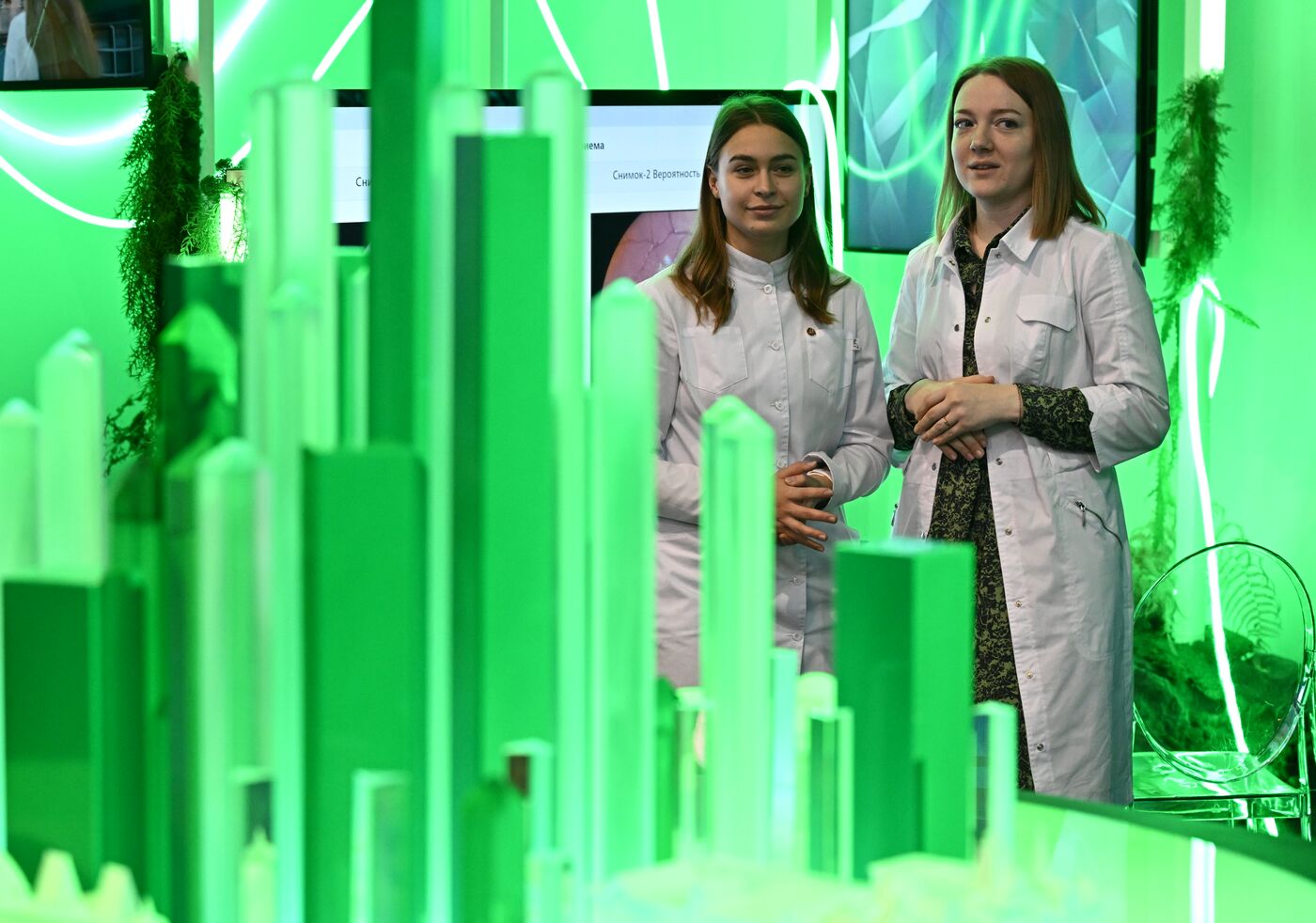 Работа выставки "Россия"