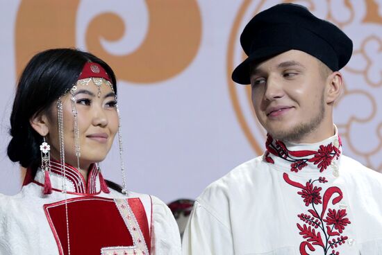 Международная выставка-форум "Россия"
Свадебная церемония в традициях Иркутской области
Павильон №75 Место: Россия, Москва. Автор: Алексей Никольский/РИА Новости. Выставка "Россия". Свадебная церемония в традициях Иркутской области