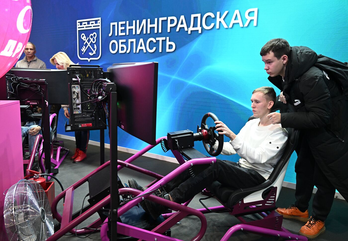 Работа выставки "Россия"