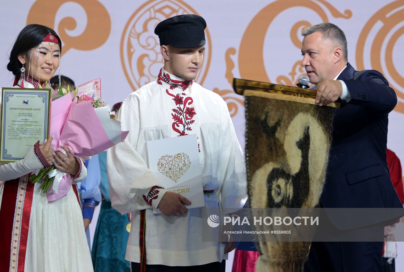 Выставка "Россия". Свадебная церемония в традициях Иркутской области