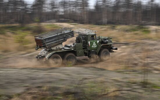 Боевая работа расчетов РСЗО БМ-21 "Град" гвардейского мотострелкового полка ЦВО на Краснолиманском направлении СВО