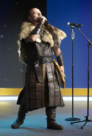 Выставка "Россия". Показ мод "Этноподиум" и перфоманс "Русский космос"