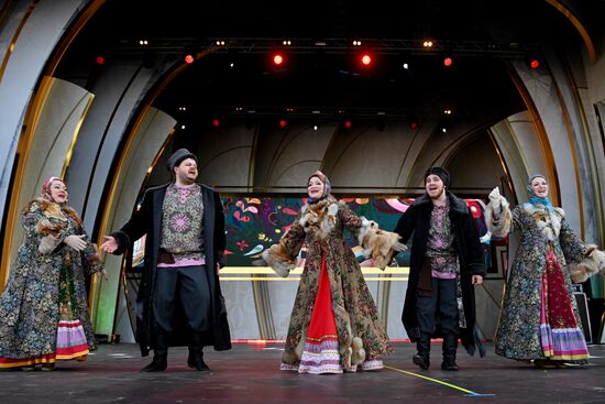 Выставка "Россия". Концерт "Моя Родина - Сибирь"