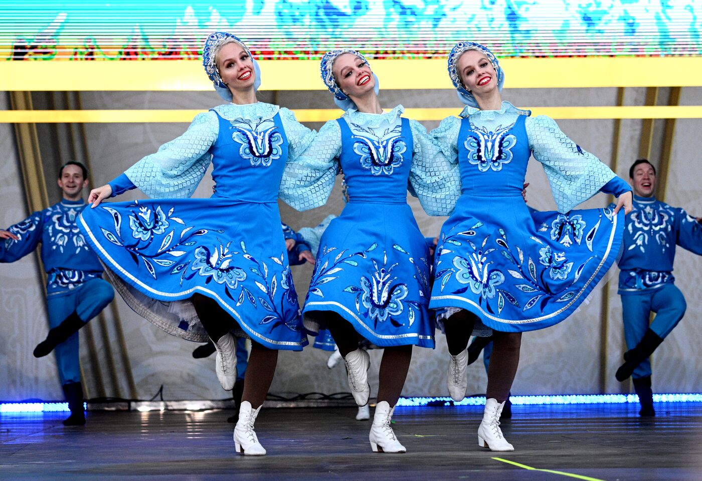 Выставка "Россия". Концерт "Моя Родина - Сибирь"