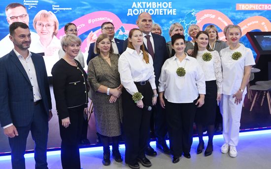 Выставка "Россия". Встреча с Александром Карелиным