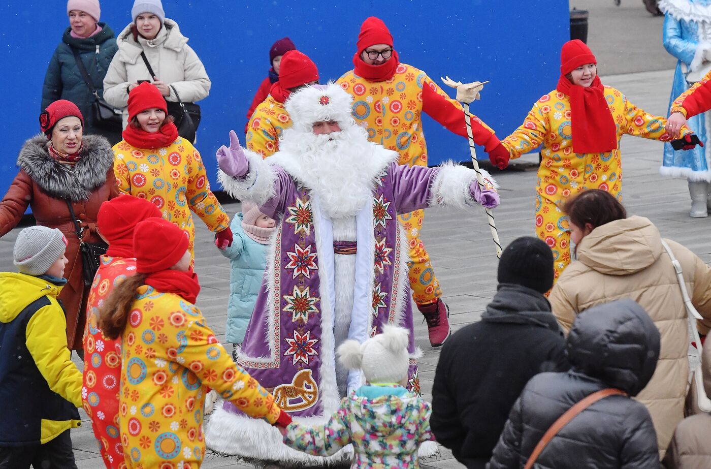 Выставка "Россия". Дни Дедов Морозов: Тол Бабай