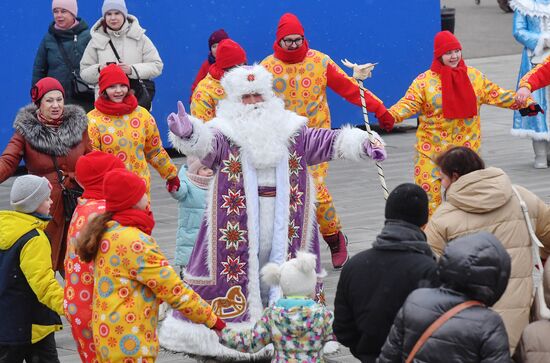Выставка "Россия". Дни Дедов Морозов: Тол Бабай