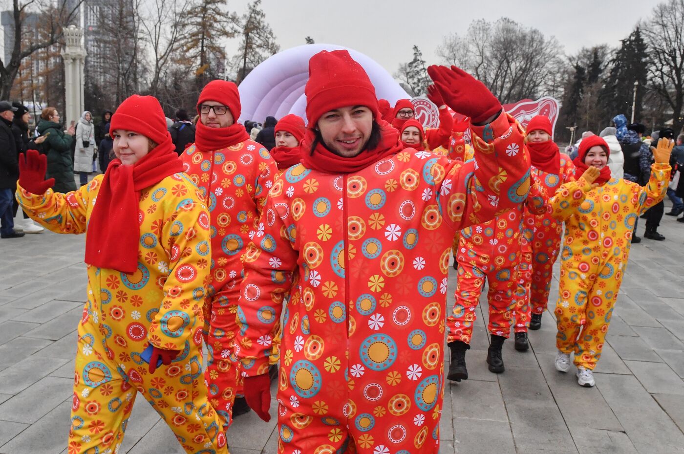 Выставка "Россия". Дни Дедов Морозов: Тол Бабай