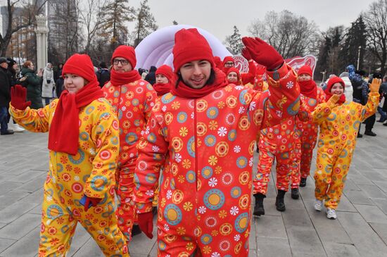 Выставка "Россия". Дни Дедов Морозов: Тол Бабай