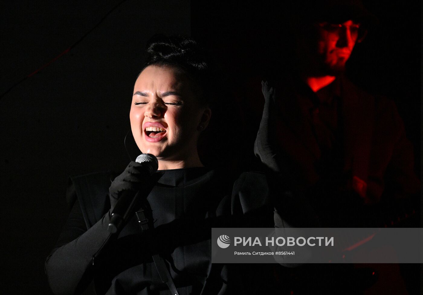 Выставка "Россия". Концерт "Настоящие"