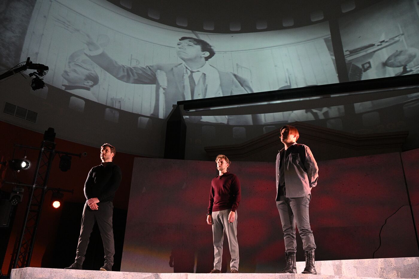 Выставка "Россия". Концерт "Настоящие"