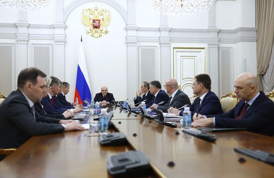 Премьер-министр РФ М. Мишустин провел совещание c вице-премьерами РФ