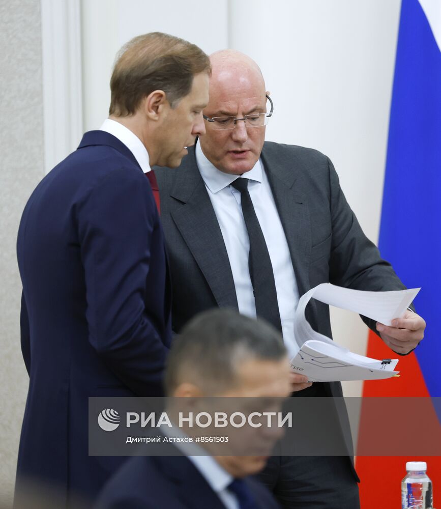 Премьер-министр РФ М. Мишустин провел совещание c вице-премьерами РФ