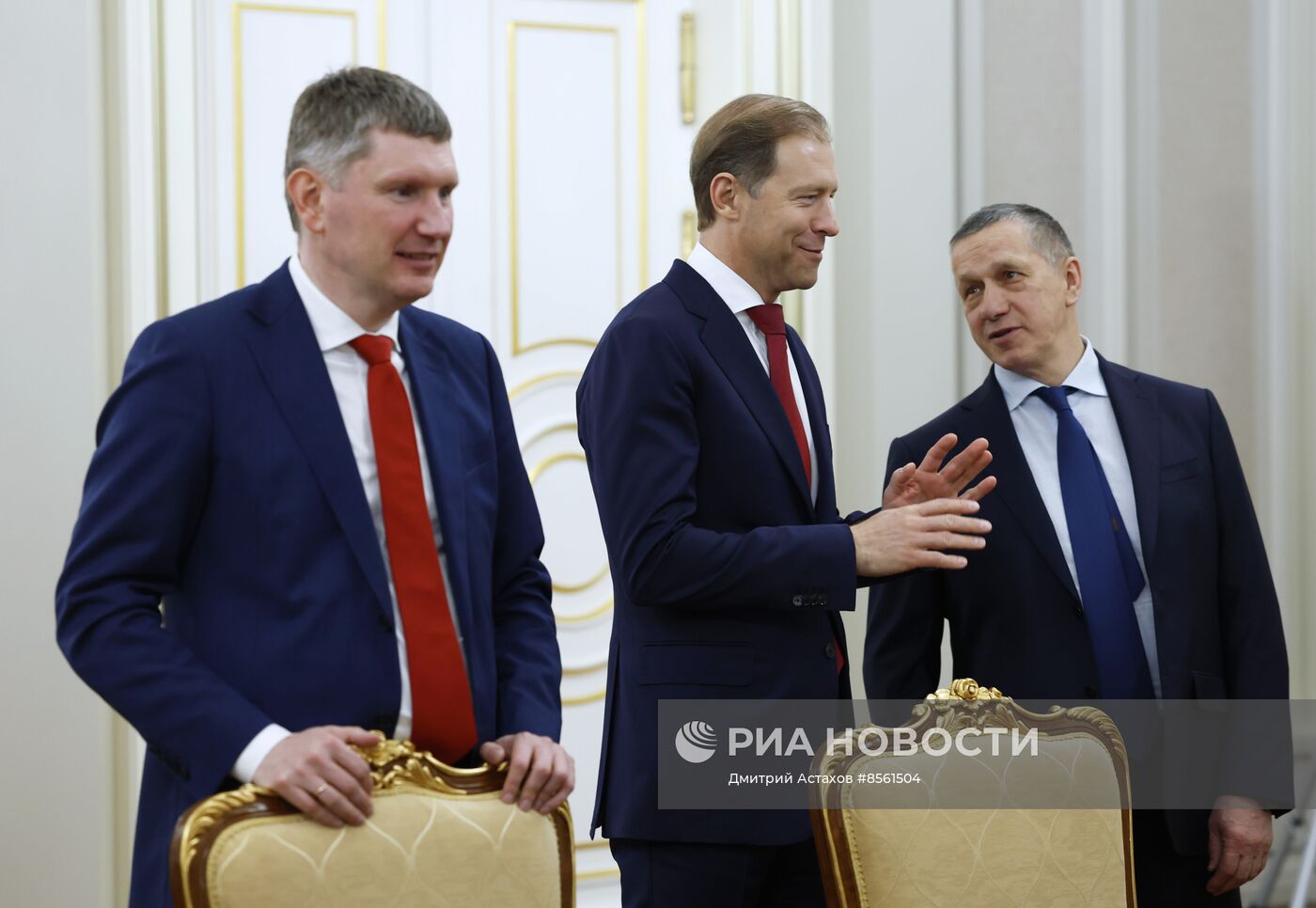 Премьер-министр РФ М. Мишустин провел совещание c вице-премьерами РФ