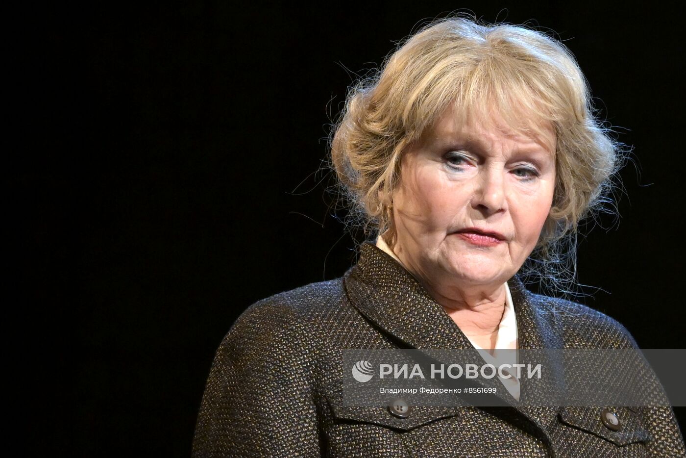 Спектакль "Долгие годы" в Театре Вахтангова