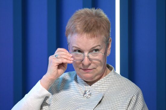 Международная выставка-форум "Россия"
Стратегическая сессия "Историко-культурное наследие как фактор регионального развития: лучшие практики", павильон №75
Юлия Рыбакова, советник руководителя Федерального агентства по туризму (Ростуризм) Место: Россия, Москва. Автор: Евгений Биятов/РИА Новости. Выставка "Россия". Республика Хакасия. День региона