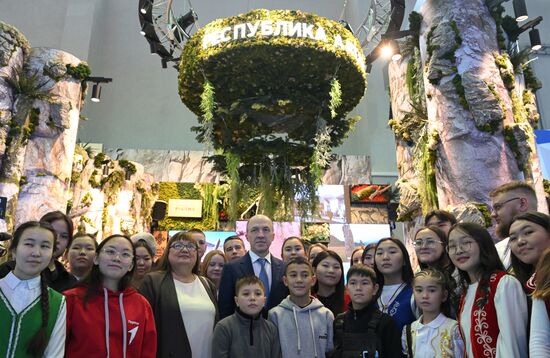 Международная выставка-форум "Россия"
Открытие дня региона - презентация экспозиции Республики Алтай, павильон №75
Олег Хорохордин, глава Республики Алтай
Место: Россия, Москва. Автор: Максим Блинов/РИА Новости. Выставка "Россия". Республика Алтай. День региона