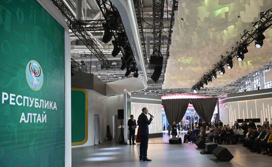 Международная выставка-форум "Россия"
Открытие дня региона - презентация Республики Алтай, павильон №75
Олег Хорохордин, глава Республики Алтай
Место: Россия, Москва. Автор: Максим Блинов/РИА Новости. Выставка "Россия". Республика Алтай. День региона