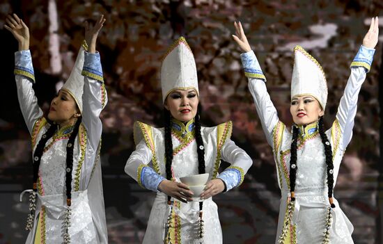 Международная выставка-форум "Россия"
Открытие дня региона - презентация Республики Алтай, павильон №75
Место: Россия, Москва. Автор: Максим Блинов/РИА Новости. Выставка "Россия". Республика Алтай. День региона