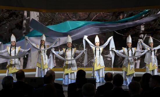 Международная выставка-форум "Россия"
Открытие дня региона - презентация Республики Алтай, павильон №75
Место: Россия, Москва. Автор: Максим Блинов/РИА Новости. Выставка "Россия". Республика Алтай. День региона