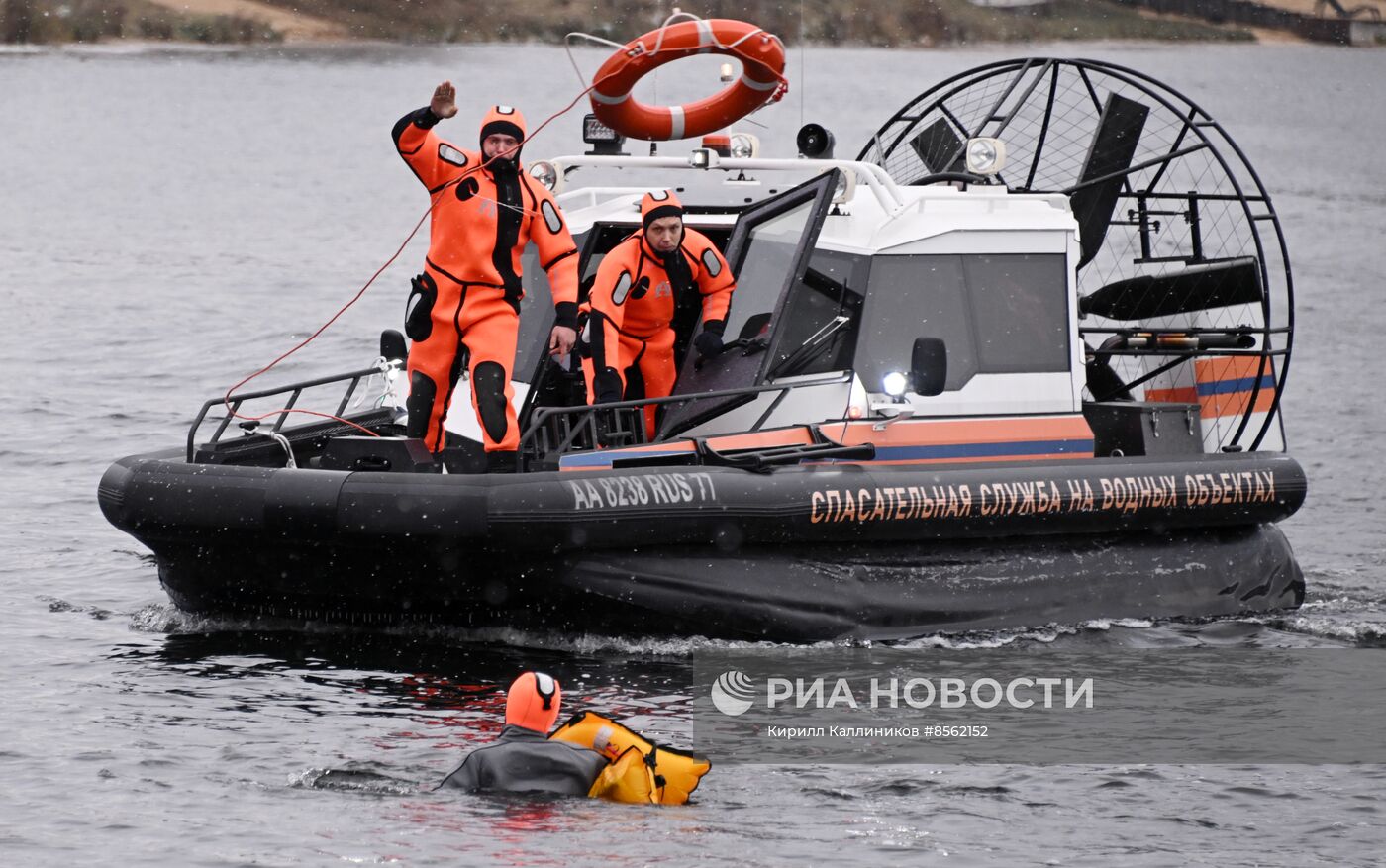 Подготовка спасателей на воде к зимнему сезону