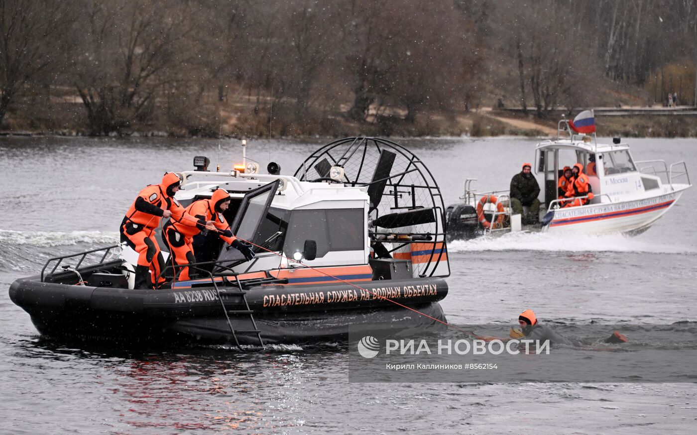 Подготовка спасателей на воде к зимнему сезону