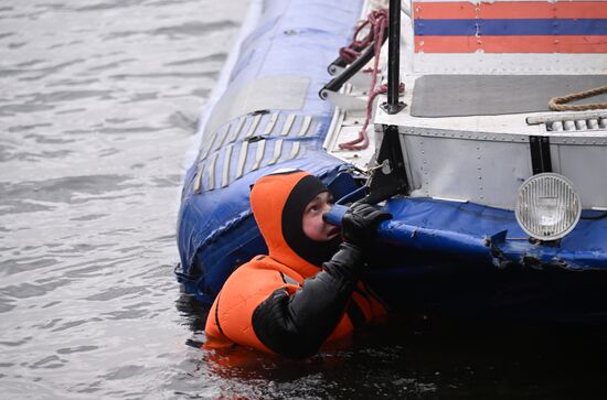 Подготовка спасателей на воде к зимнему сезону