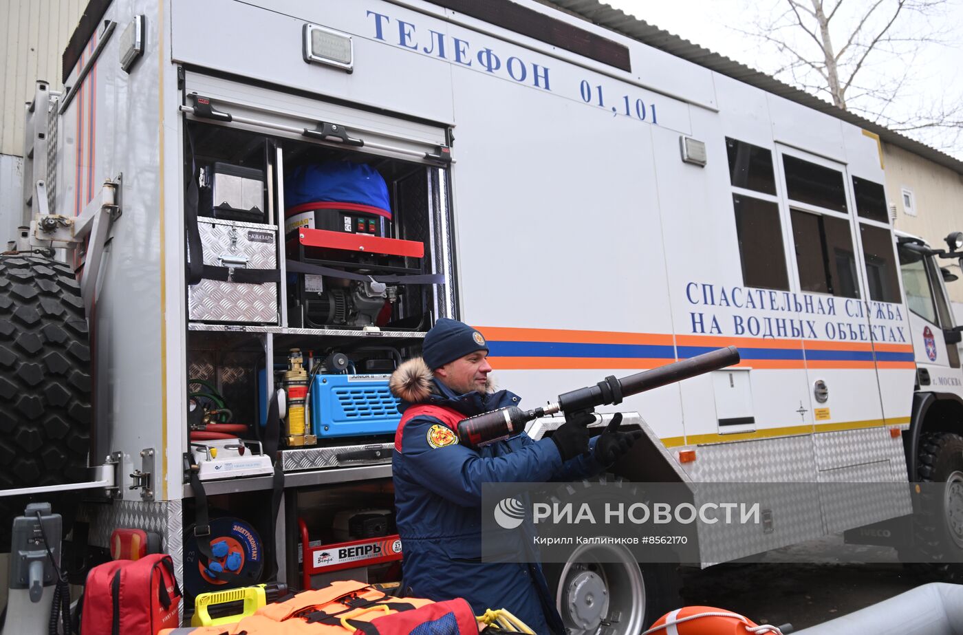 Подготовка спасателей на воде к зимнему сезону