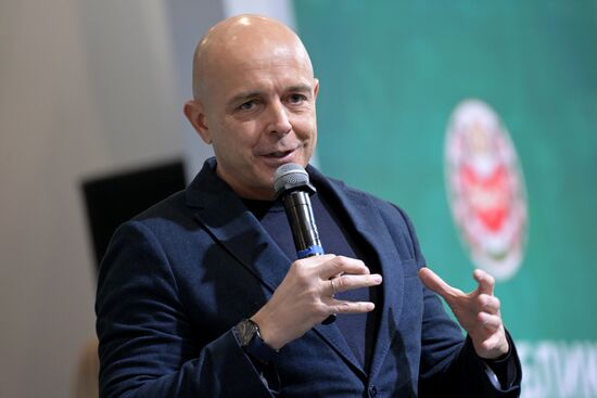 Международная выставка-форум "Россия"
Открытие дня региона – Республика Хакасия, павильон №75
Сергей Сокол, председатель Верховного Совета Хакасии Место: Россия, Москва. Автор: Евгений Биятов/РИА Новости. Выставка "Россия". Республика Хакасия. День региона