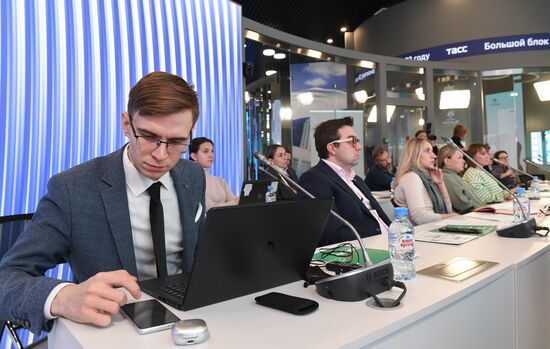 Выставка "Россия". Рынок труда: найти и удержать лучшие кадры