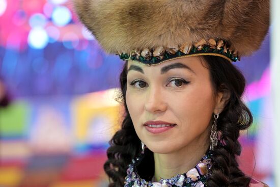 Международная выставка-форум "Россия"
Открытие дня региона – Республика Хакасия, павильон №75 Место: Россия, Москва. Автор: Евгений Биятов/РИА Новости. Выставка "Россия". Республика Хакасия. День региона