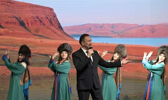 Международная выставка-форум "Россия"
Открытие дня региона – Республика Хакасия, павильон №75 Место: Россия, Москва. Автор: Евгений Биятов/РИА Новости. Выставка "Россия". Республика Хакасия. День региона