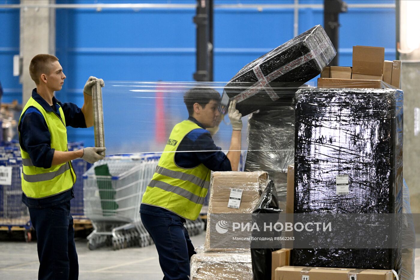 Открытие второй очереди оптово-распределительного центра Оzon в Татарстане