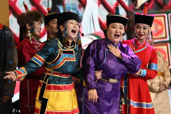 Международная выставка-форум "Россия"
Свадебная церемония по традициям Тывы, павильон №75 Место: Россия, Москва. Автор: Кристина Кормилицына/РИА Новости. Выставка "Россия". Республика Тыва. День региона