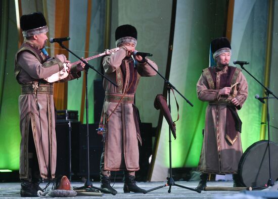 Международная выставка-форум "Россия"
Концерт ансамблей и солистов Республики Алтай "Сокровенный Алтай"
Место: Россия, Москва. Автор: Михаил Воскресенский/РИА Новости. Выставка "Россия". Республика Алтай. День региона