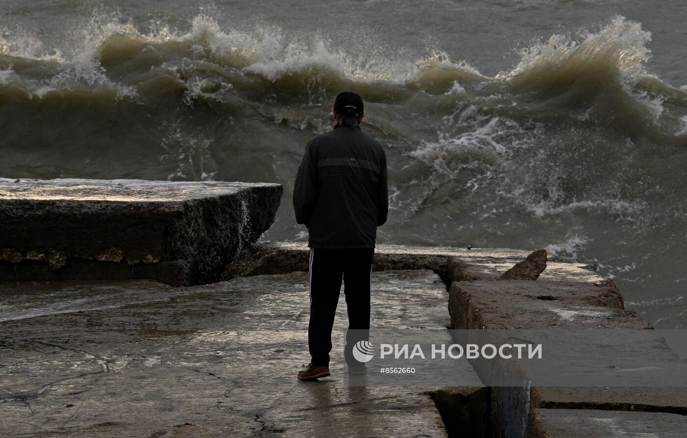 Шторм в Сочи