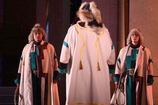 Международная выставка-форум "Россия"
Представление "Перекочевка" по мотивам хакасской народной музыки и национальных танцев, Главная уличная сцена Место: Россия, Москва. Автор: Рамиль Ситдиков/РИА Новости. Выставка "Россия". Республика Хакасия. День региона