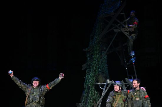 Спектакль "Данькина каска" в театре Российской Армии