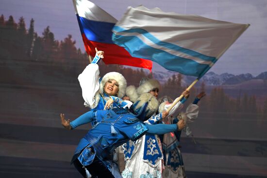 Международная выставка-форум "Россия"
Вечер алтайского танца и горлового пения, павильон №75
Государственный национальный театр танца и песни "Алтам" Место: Россия, Москва. Автор: Максим Блинов/РИА Новости. Выставка "Россия". Республика Алтай. День региона