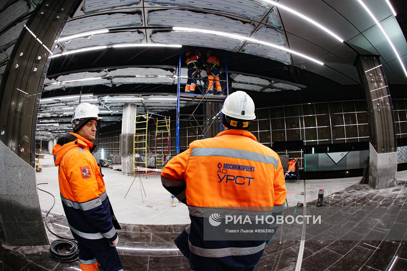 Мэр Москвы С. Собянин осмотрел ход строительства станции метро "Тютчевская"