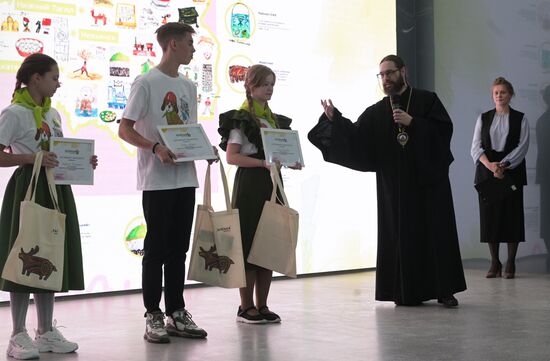 Выставка "Россия". Круглый стол "Бережливое сознание как основа профориентационного воспитания подрастающего поколения"