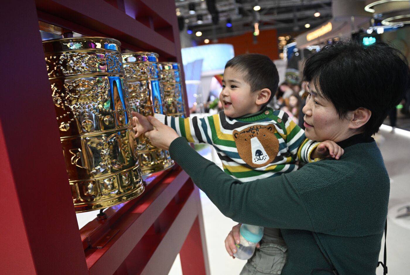 Работа выставки "Россия"