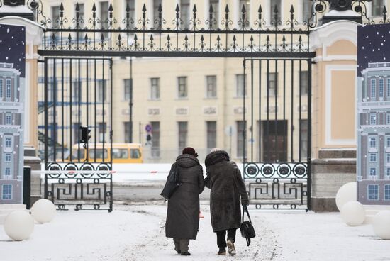 Виды зимнего Петербурга